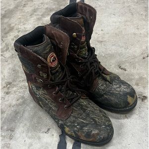 Men’s Insulated Camo Boots